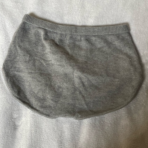 Edikted Gray Knit Micro Shorts - Picture 5 of 7